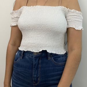 WHITE OFF THE SHOULDER RUCHED TOP